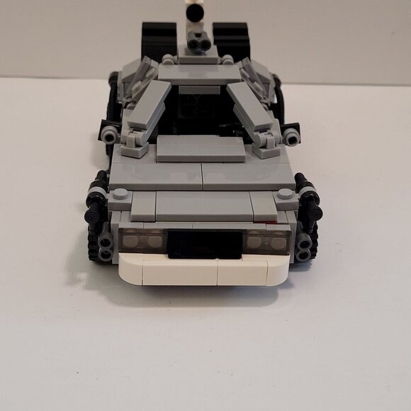 LEGO Back To The Future DeLorean Time Machine 401 Pieces Set 21103 Complete - Picture 9 of 13